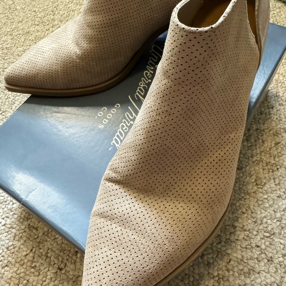 Universal thread size 10 in Taupe - Picture 8 of 10